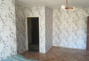 Продаётся 3-комн. квартира, 42.8 м²